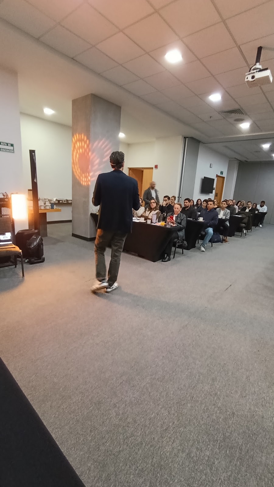 Sesión de formación y entrenamiento de agentes Prevé